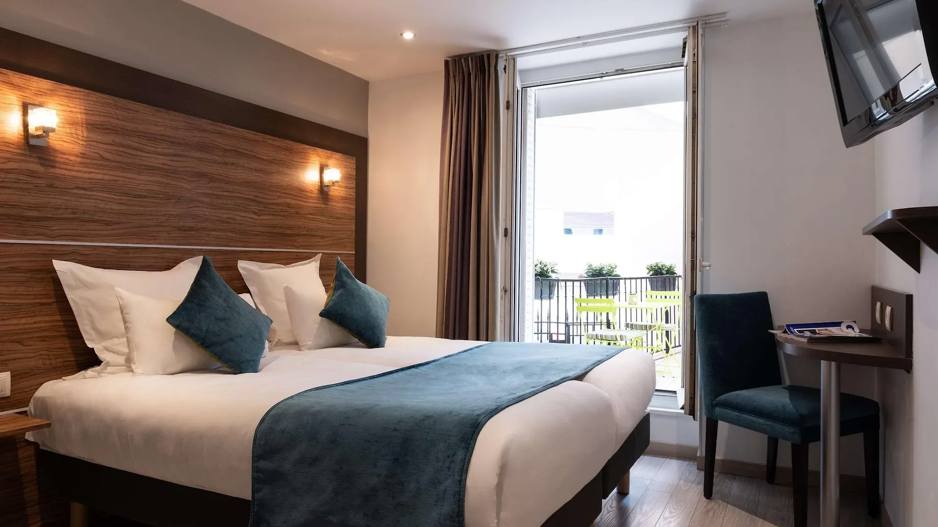 Hotel Apolonia Montmartre; Sure Collection By Western