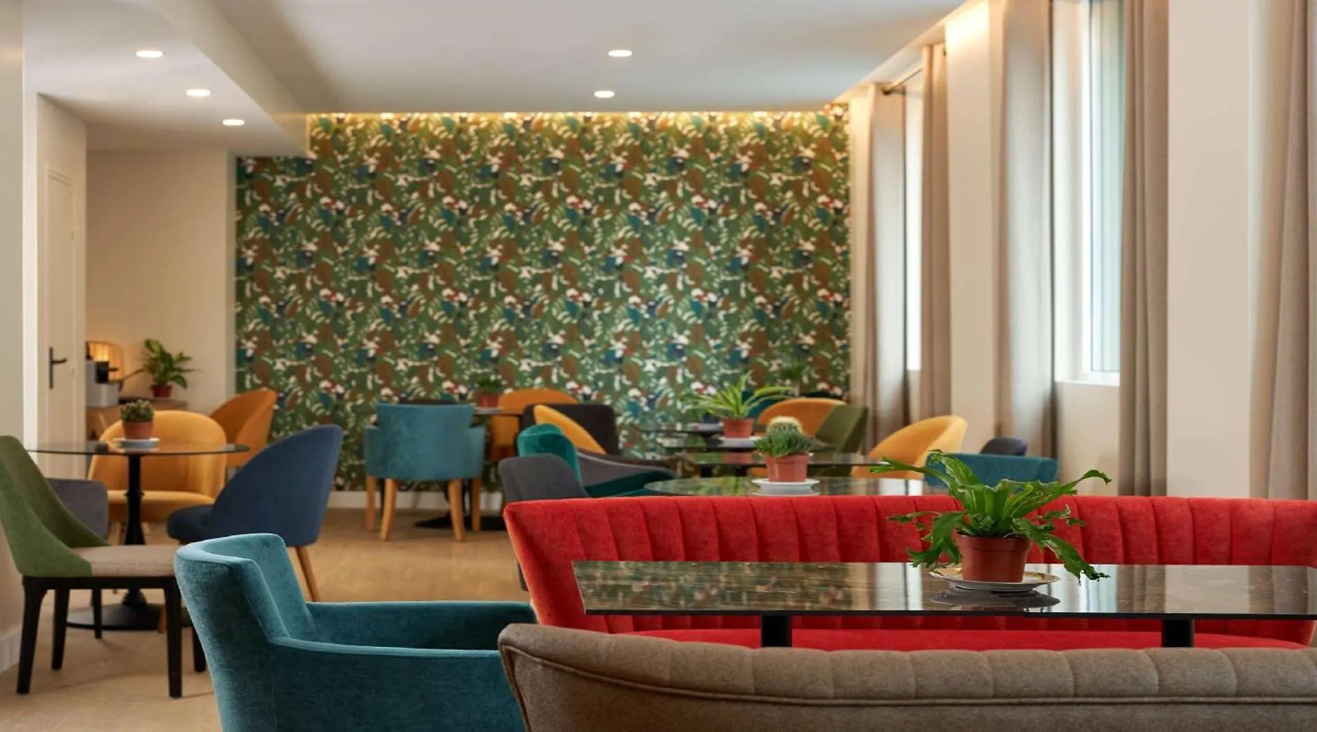 Hotel Apolonia Montmartre; Sure Collection By Western
